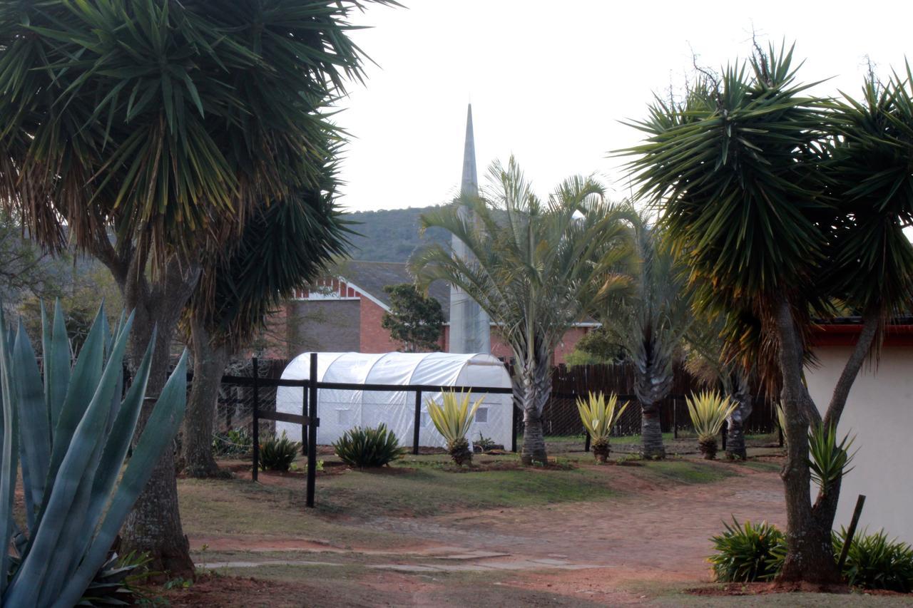 Cheetah Lodge Guest House Hartenbos Exterior foto