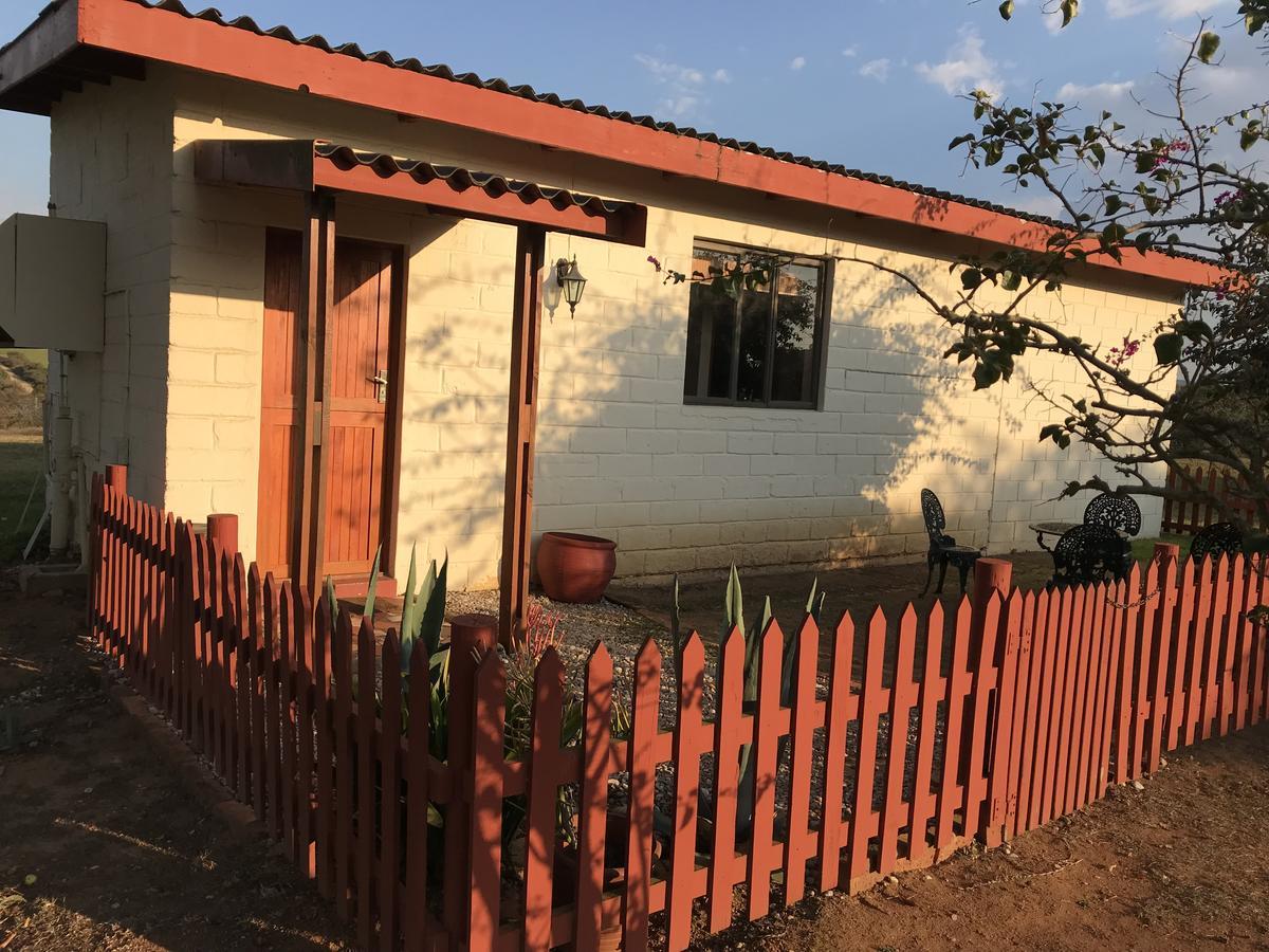 Cheetah Lodge Guest House Hartenbos Exterior foto